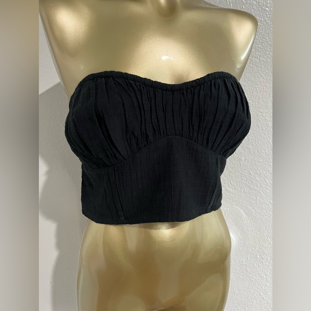 American Eagle Outfitter Women’s Black Crop-top Sz M
